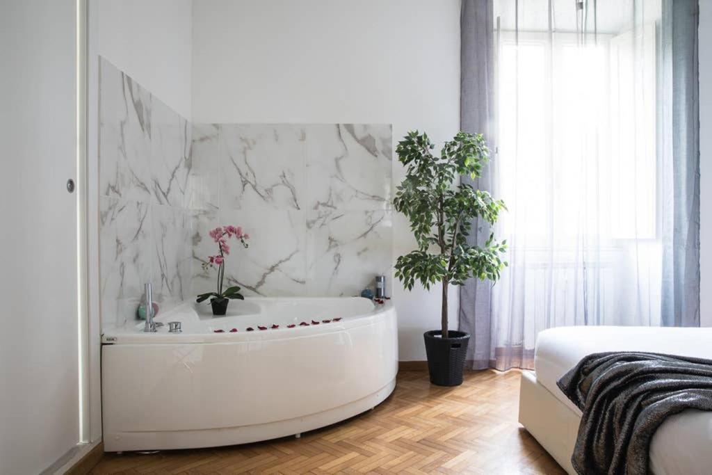 Silver Luxury Jacuzzi Suite Trastevere - Top Collection ローマ エクステリア 写真