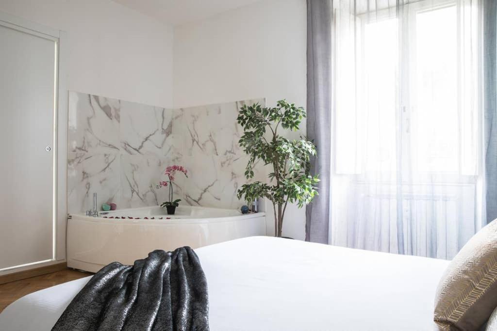 Silver Luxury Jacuzzi Suite Trastevere - Top Collection ローマ エクステリア 写真