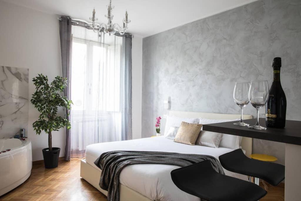 Silver Luxury Jacuzzi Suite Trastevere - Top Collection ローマ エクステリア 写真